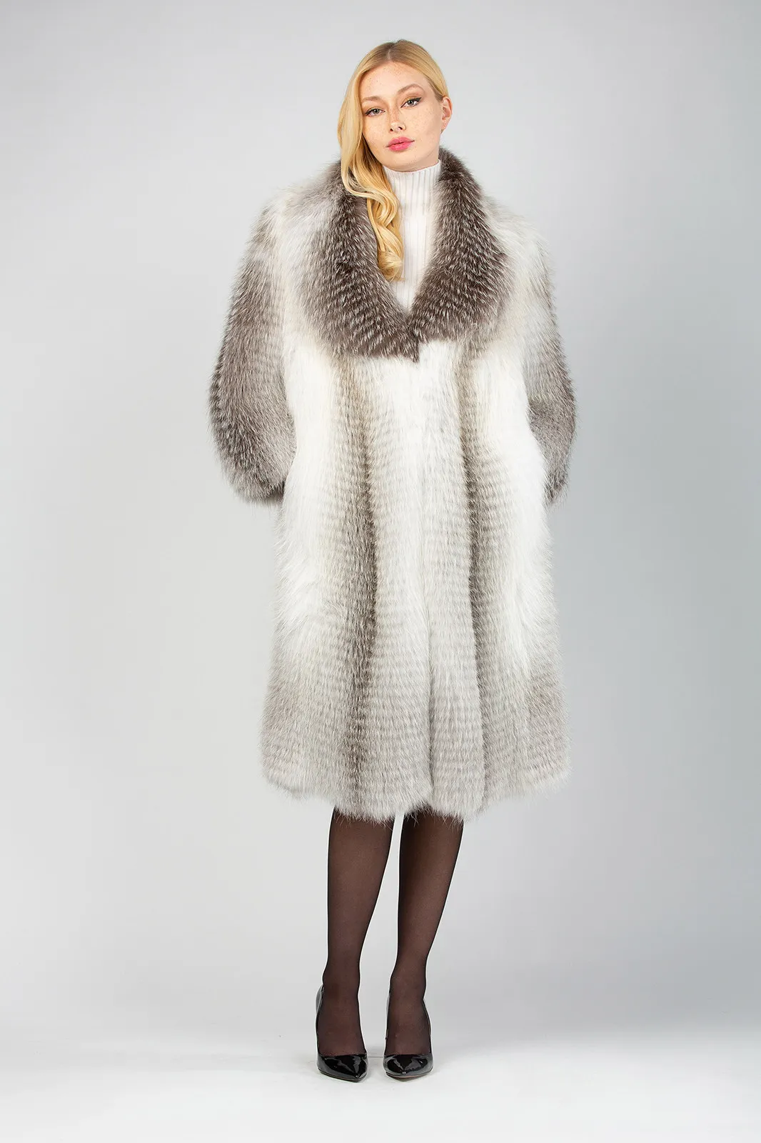 ---------Cappotto in volpe fawnlight con collo a stola--------