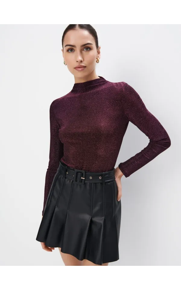 Blusa con colletto rigido