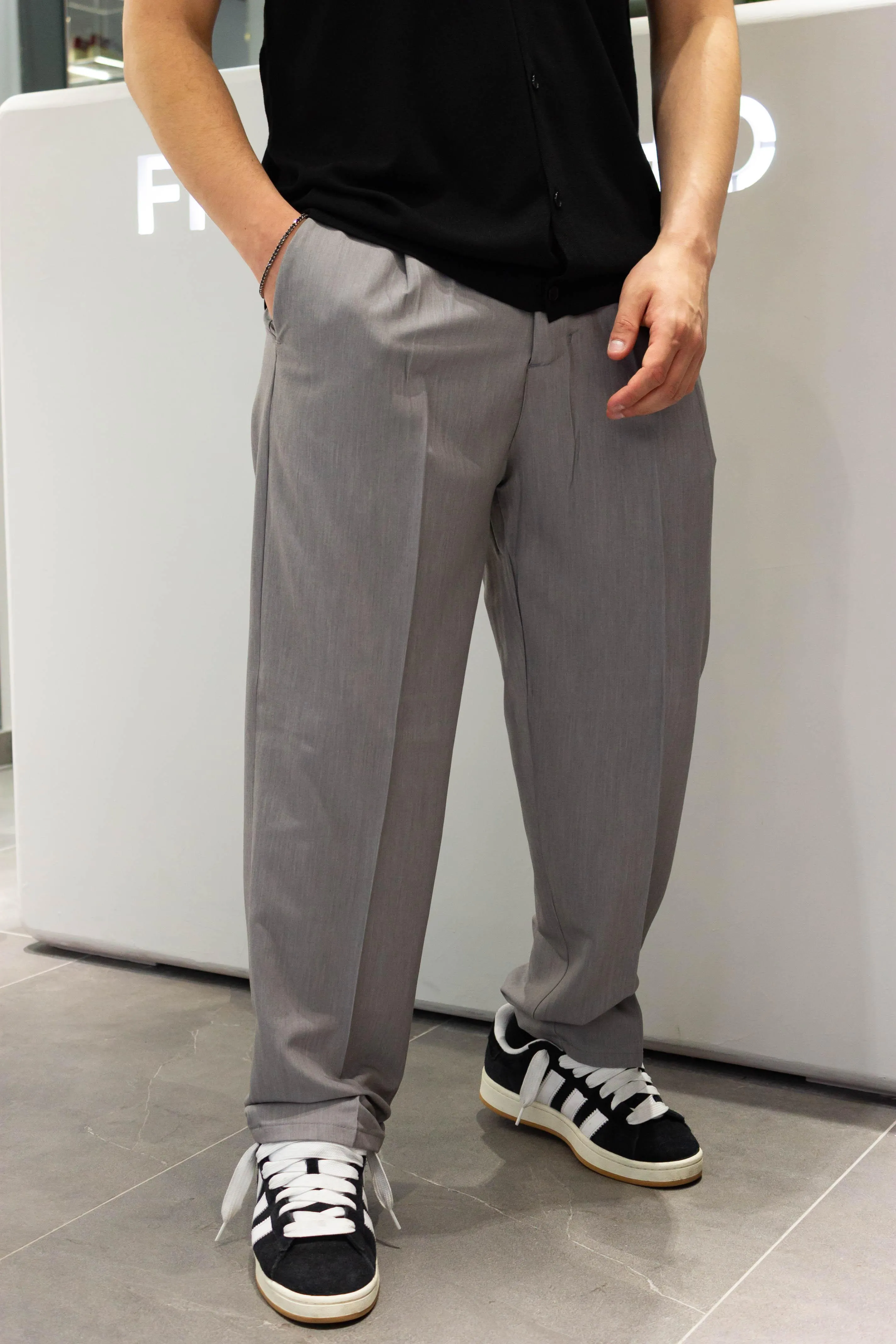 Pantalone classico con molla fondo ampio
